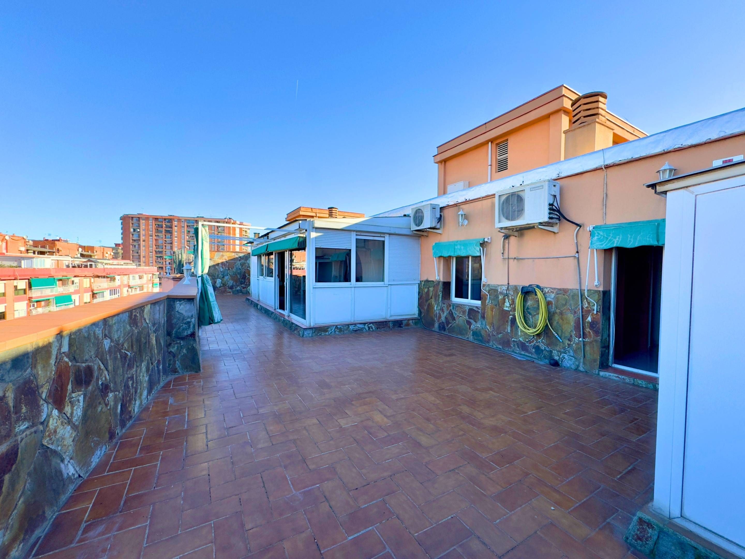 Terrassa de Àtic en venda en Badalona amb Aire condicionat, Calefacció i Jardí privat