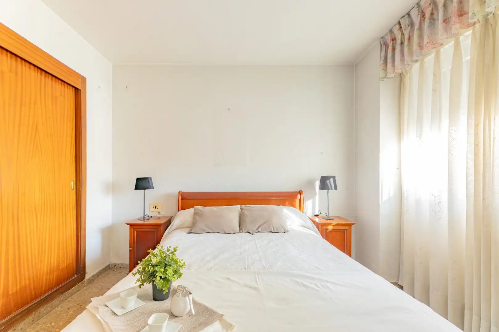 Habitación de Piso en venta en Valencia con Trastero, Balcón y Alarma