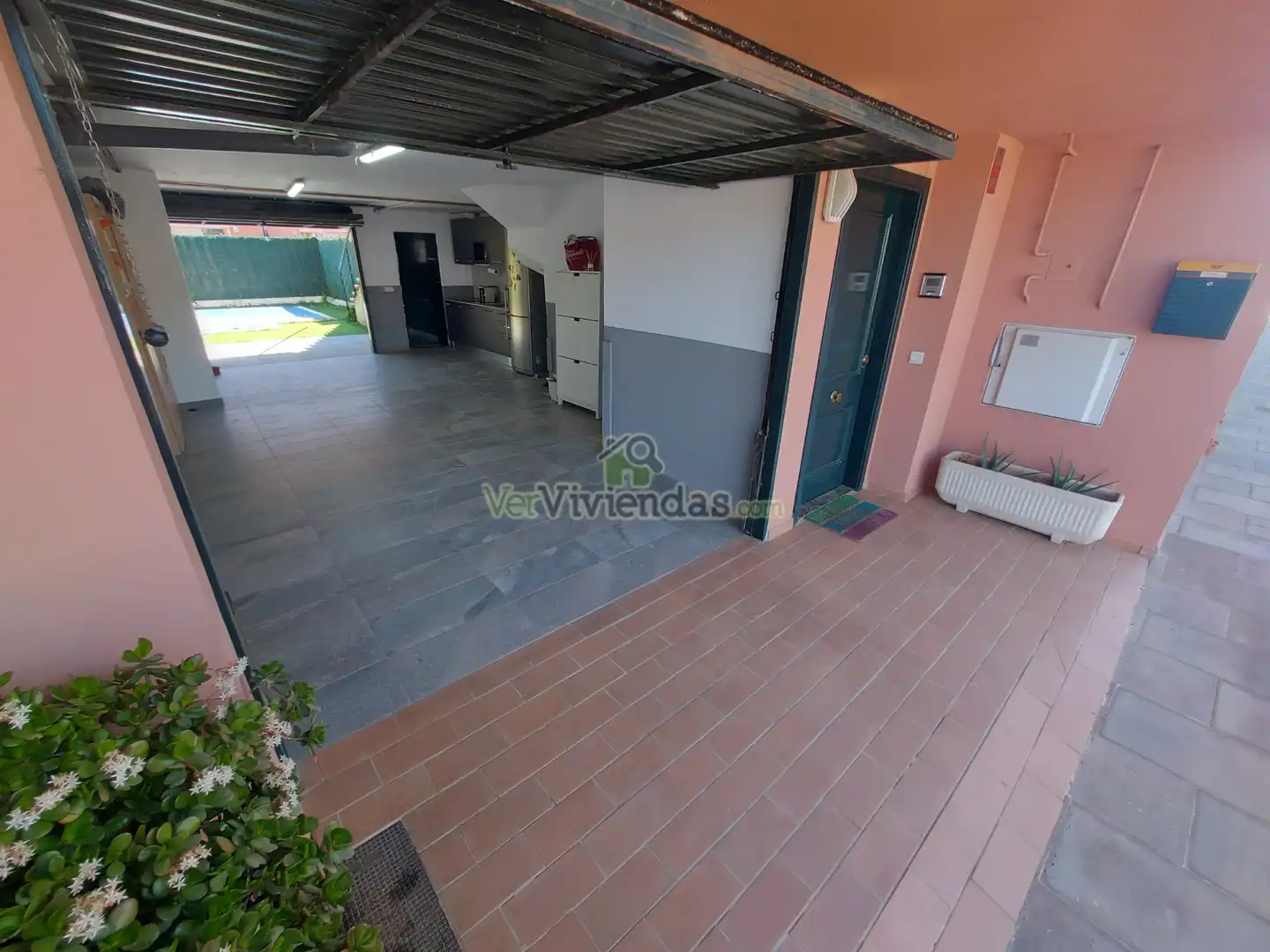 Parking de Casa adosada en venta en Martorell con Aire acondicionado, Calefacción y Jardín privado