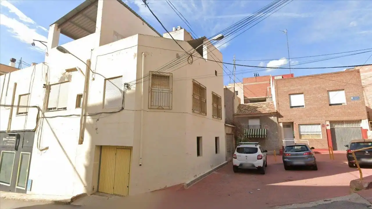 Aparcament amb ascensor en venda a Alonso Berruguete