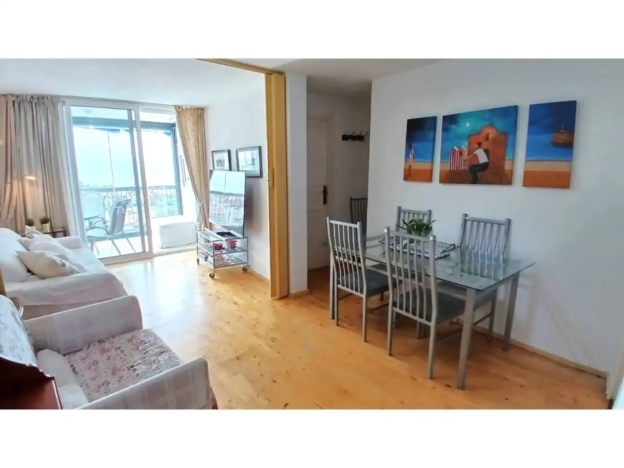 Menjador de Apartament de lloguer en Cambrils amb Aire condicionat, Parquet i Terrassa