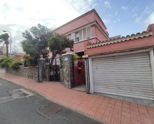 Vista exterior de Casa adosada en venda en Las Palmas de Gran Canaria amb Jardí privat, Terrassa i Moblat