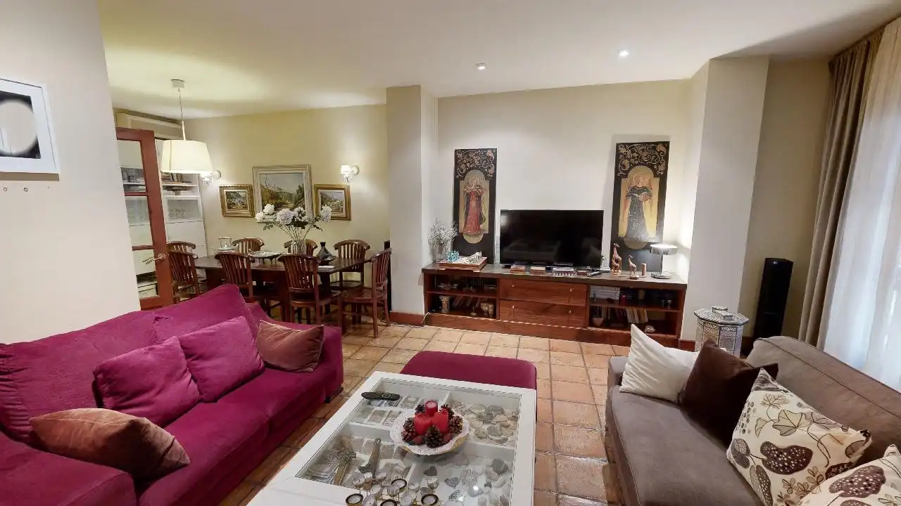 Detached house for sale in C/ Las Novias, imagen 2