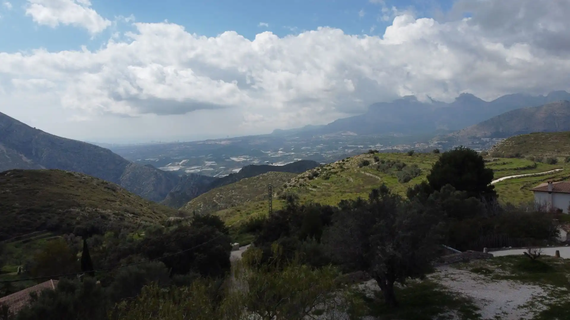 Vista exterior de Casa o xalet en venda en Tàrbena amb Aire condicionat, Jardí privat i Terrassa