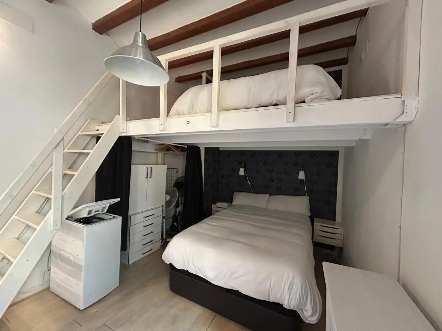 Schlafzimmer von Wohnung zur Miete in Barcelona mit Klimaanlage, Parkett und Möbliert