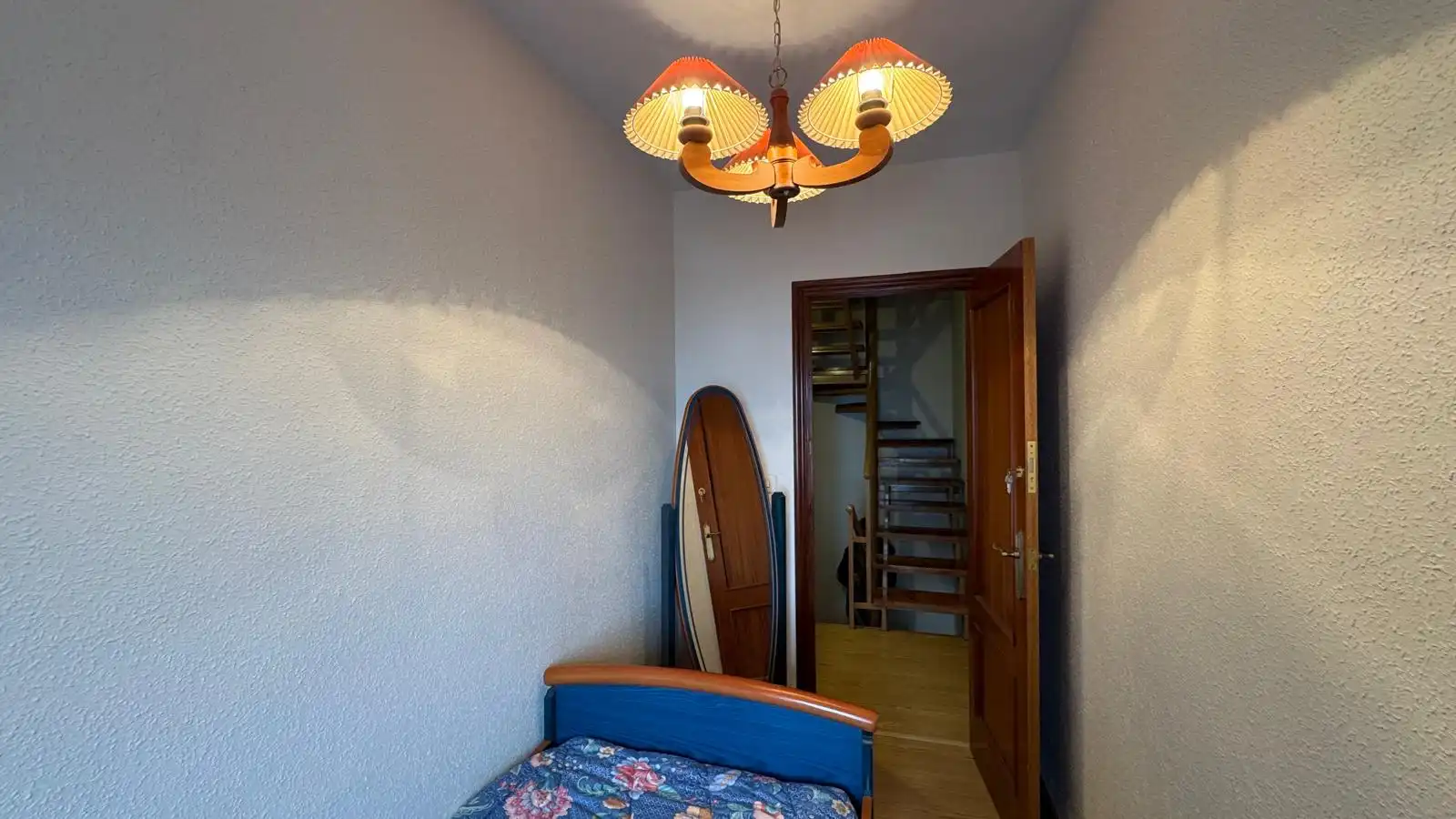 Habitación de Casa adosada en venta en Hermandad de Campoo de Suso con Calefacción, Parquet y Terraza