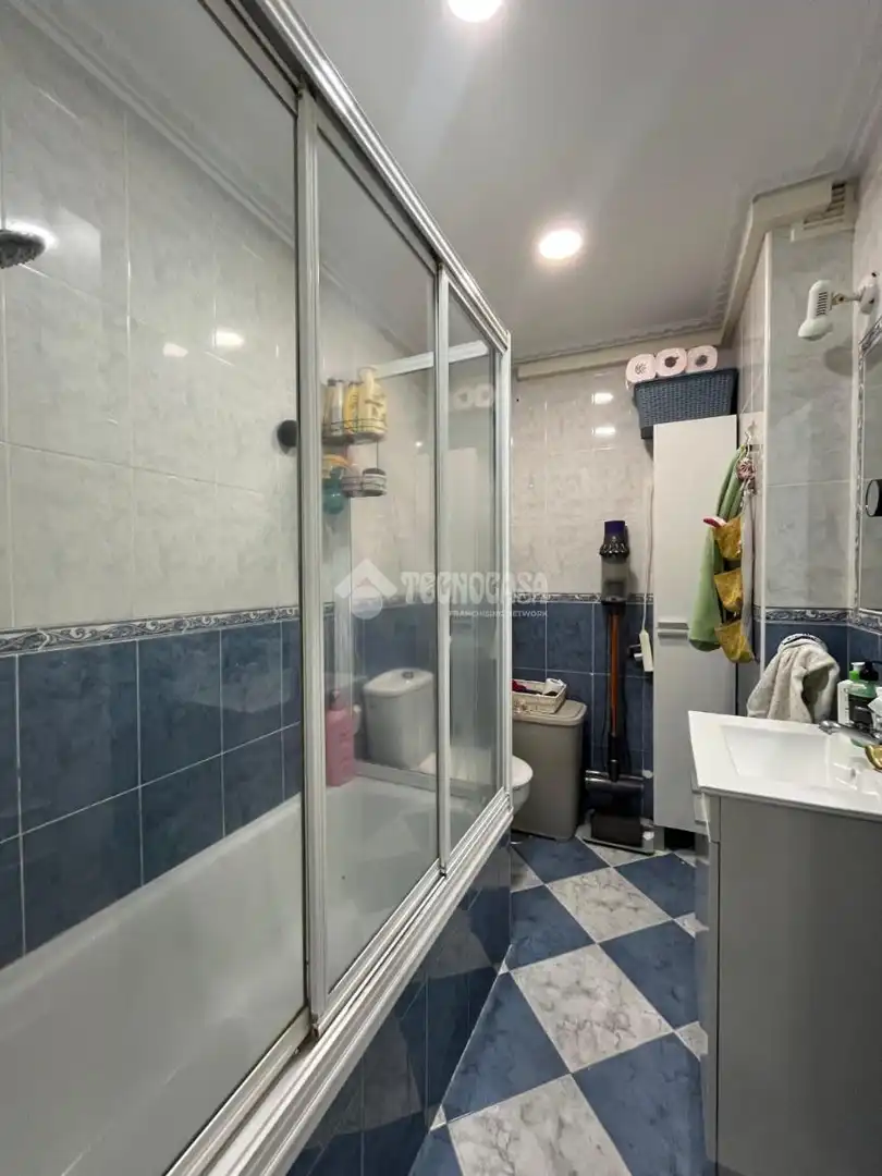Baño de Piso en venta en Carmona, Sevilla