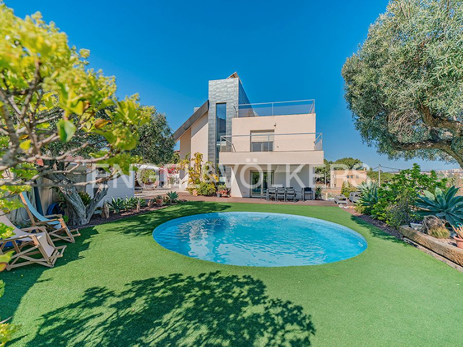 Jardí de Casa o xalet en venda en Alicante / Alacant amb Aire condicionat, Calefacció i Jardí privat