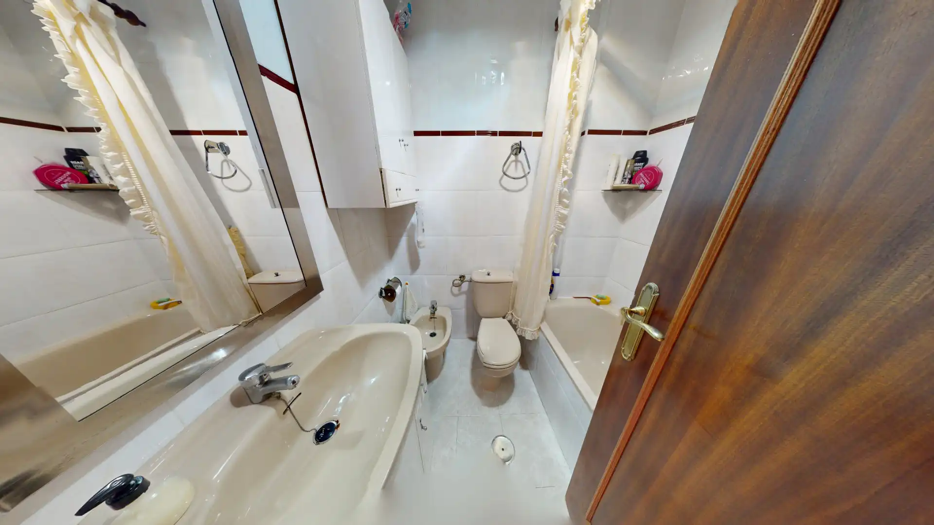 Bany de Pis en venda en Torrevieja amb Aire condicionat, Moblat i Balcó