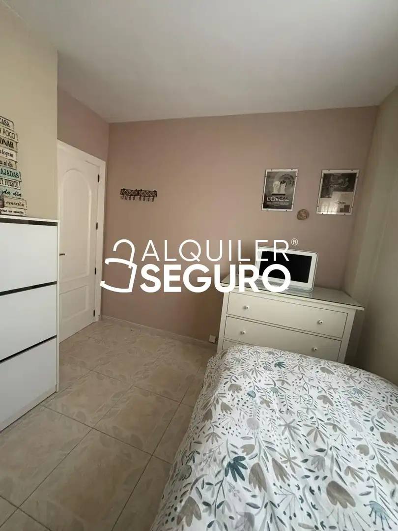 Detached house with pool to rent in Escritor busto previ, imagen 10
