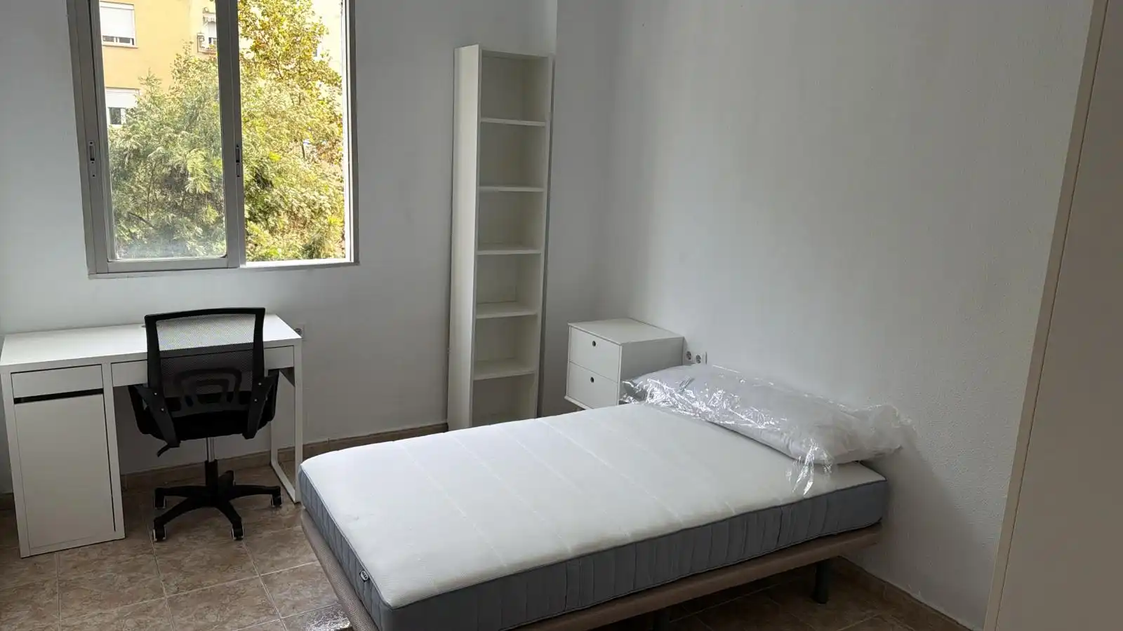 Bedroom of Flat for rent in Valencia  with Furnished, Washing machine and Balcony