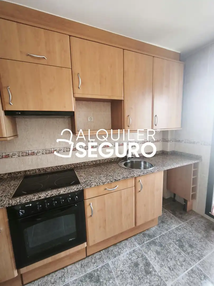 Cuina de Pis de lloguer en Zaragoza amb Aire condicionat, Calefacció i Terrassa