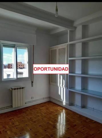 Piso en Venta en Obispo estenaga  en La Morería