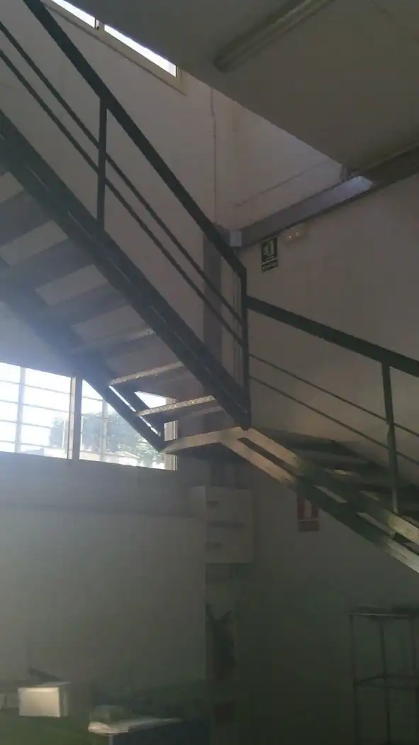 Fabrikhallen zur Miete in Teià