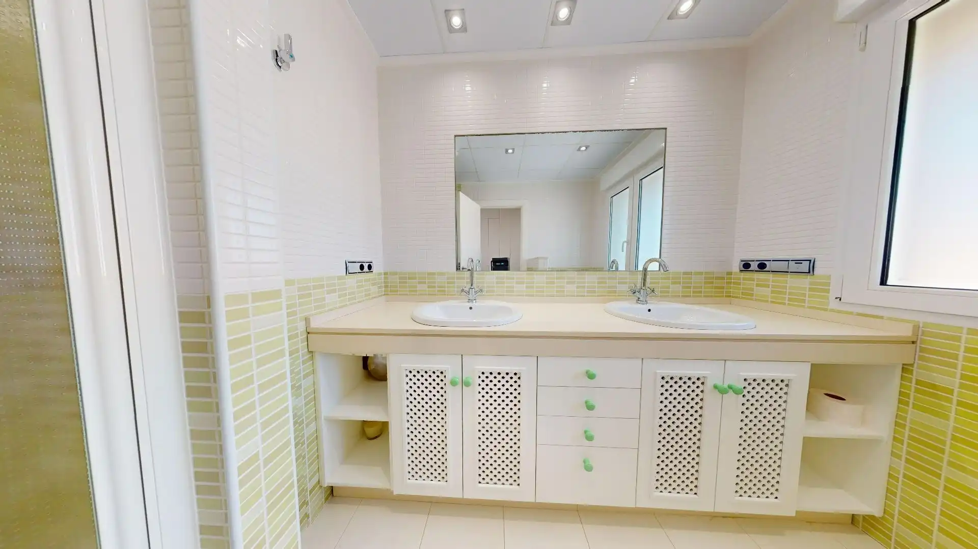 Bany de Casa o xalet en venda en Águilas amb Aire condicionat, Jardí privat i Terrassa