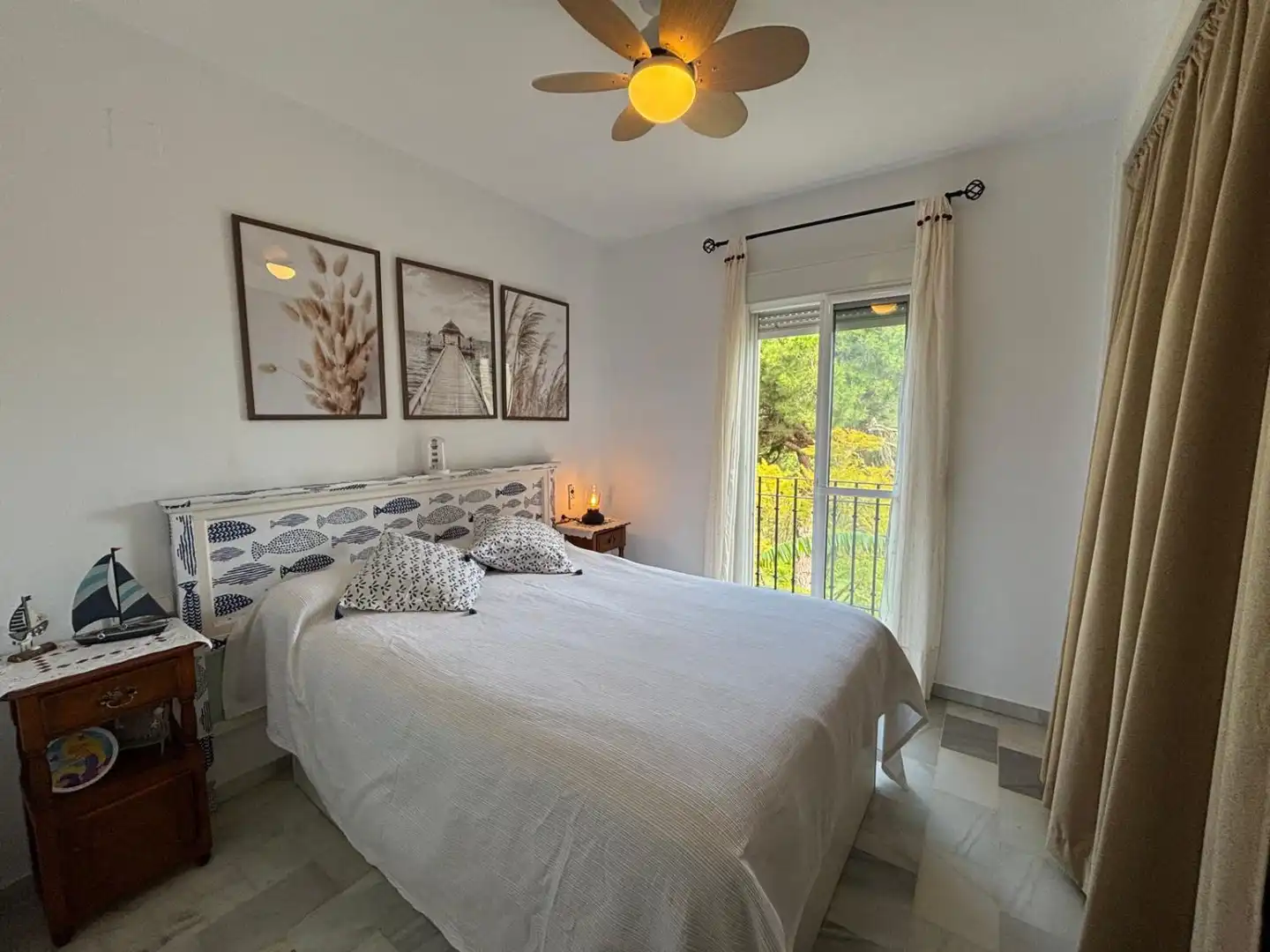 Habitación de Casa adosada en venta en Islantilla con Terraza, Trastero y Piscina comunitaria