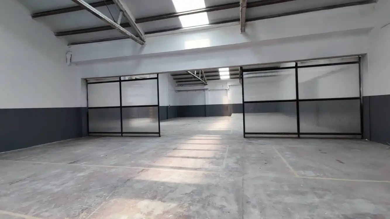 Fabrikhallen zur Miete in Barberà del Vallès