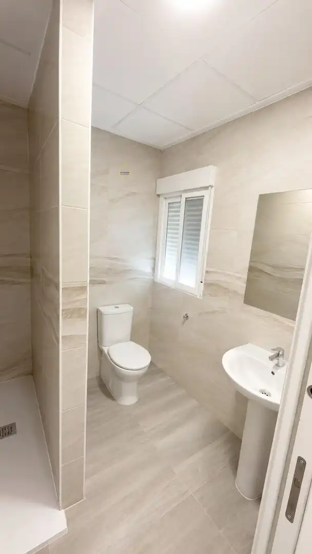 Baño de Casa adosada en venta en Lorca con Aire acondicionado, Terraza y Trastero