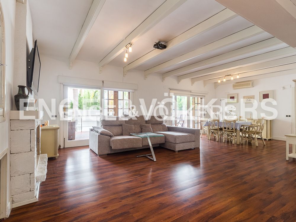 Living room of House or chalet to rent in Paterna  with Air Conditioner, Heating and Private garden