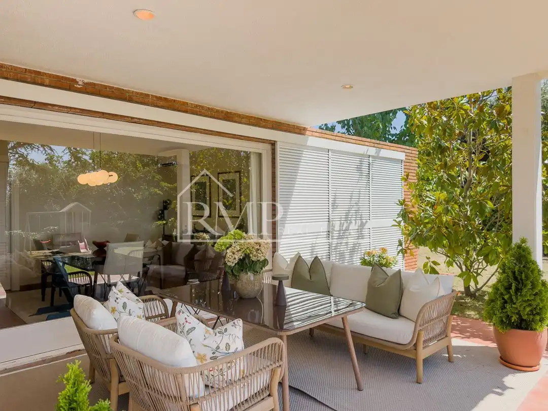 Terrassa de Casa o xalet en venda en Sant Vicenç de Montalt amb Aire condicionat, Calefacció i Jardí privat