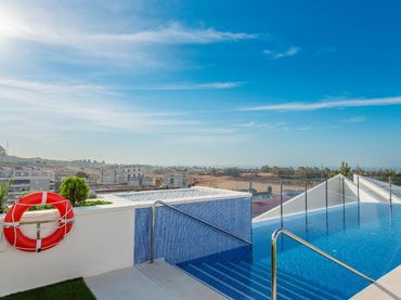 Piso con piscina en venta en Calle 02C Nva Andaluc 6B