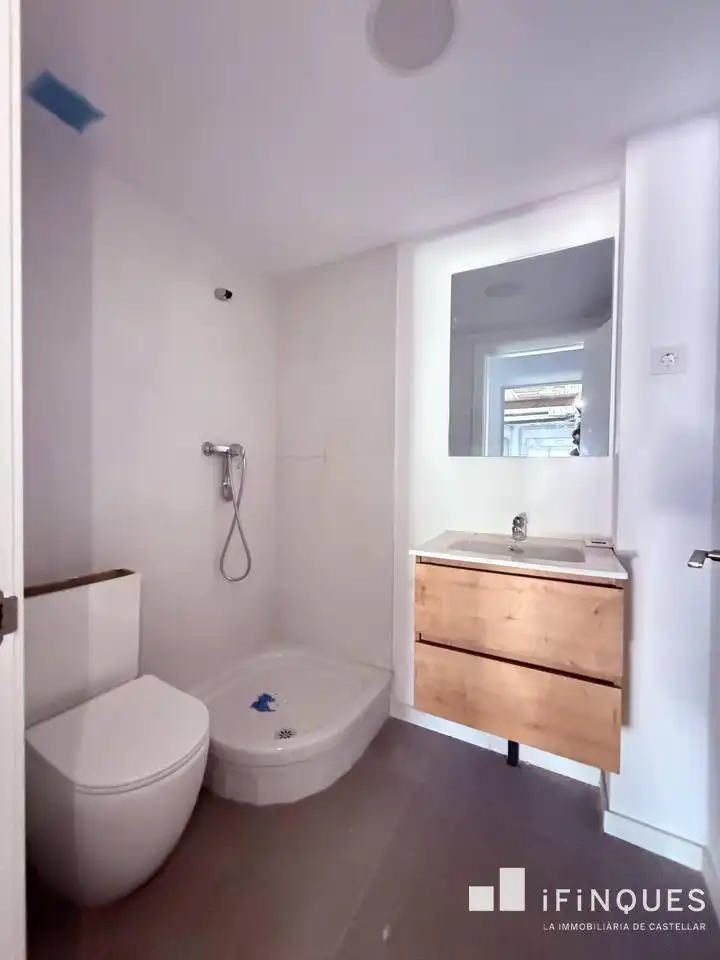 Bathroom of Houses for rent in Castellar del Vallès  with Air Conditioner, Heating and Private garden