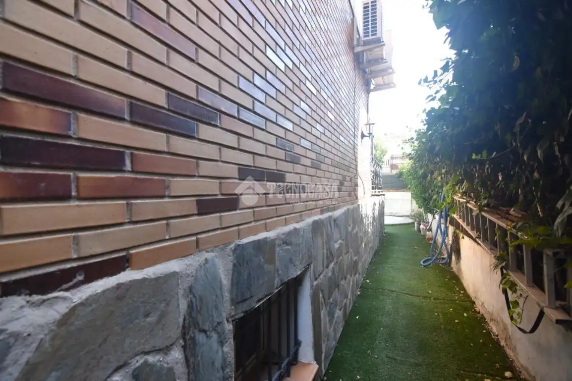 Vista exterior de Casa adosada en venta en Villaviciosa de Odón con Aire acondicionado, Calefacción y Piscina