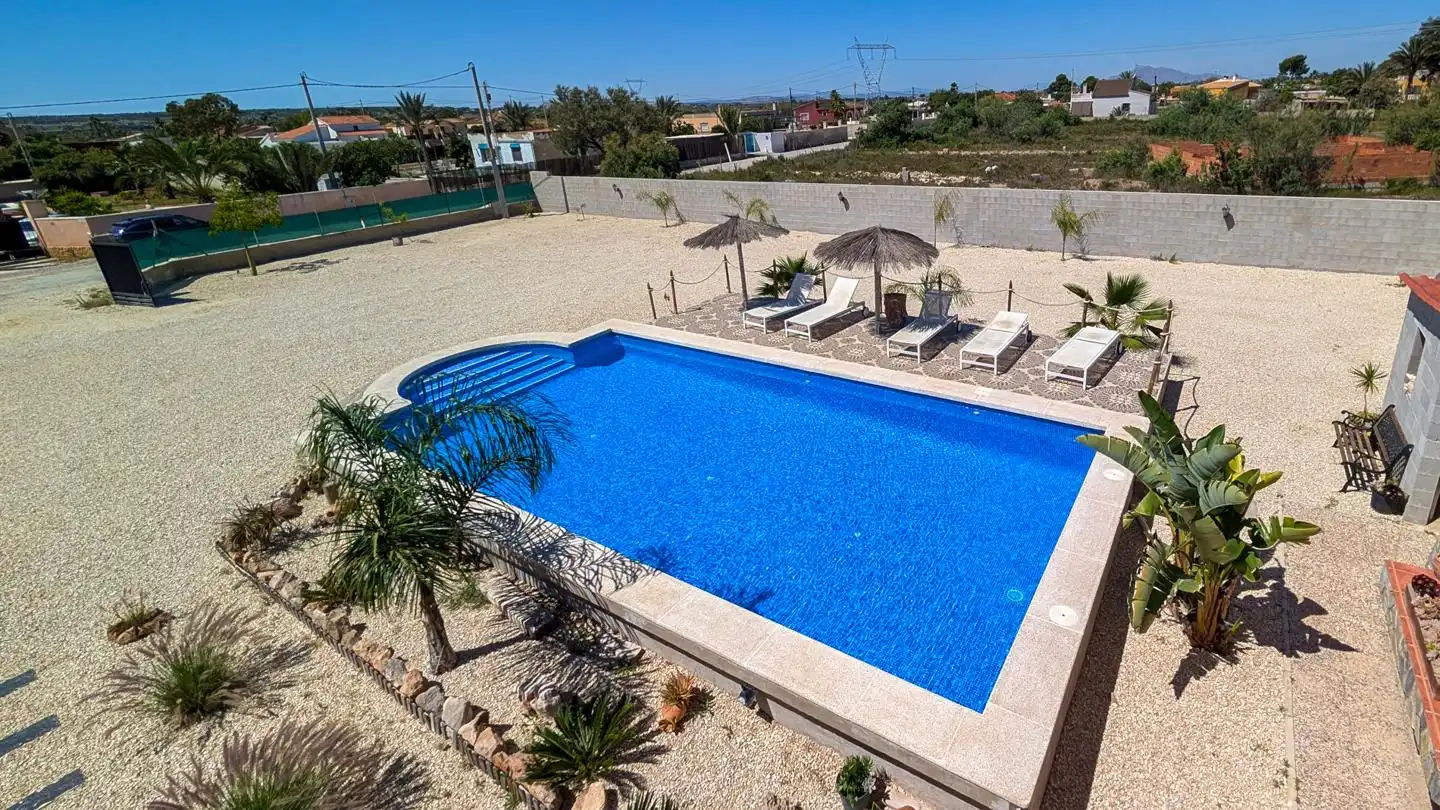 Piscina de Casa o xalet en venda en Elche / Elx amb Aire condicionat, Jardí privat i Terrassa