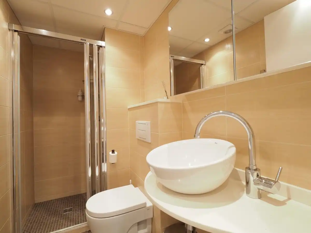Badezimmer von Wohnung zur Miete in Reus mit Klimaanlage, Heizung und Parkett