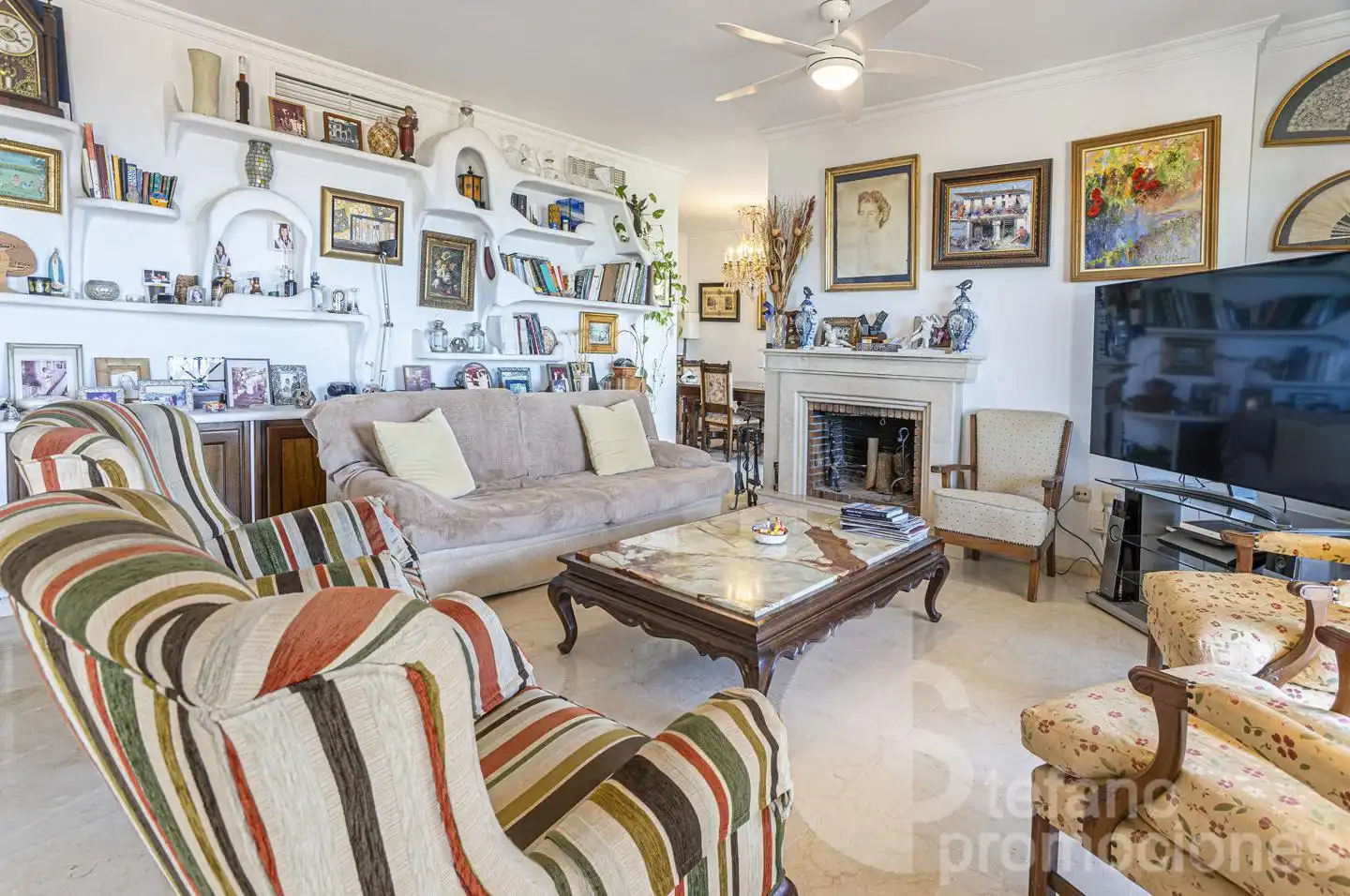 Sala d'estar de Casa adosada en venda en Málaga amb Aire condicionat, Jardí privat i Terrassa