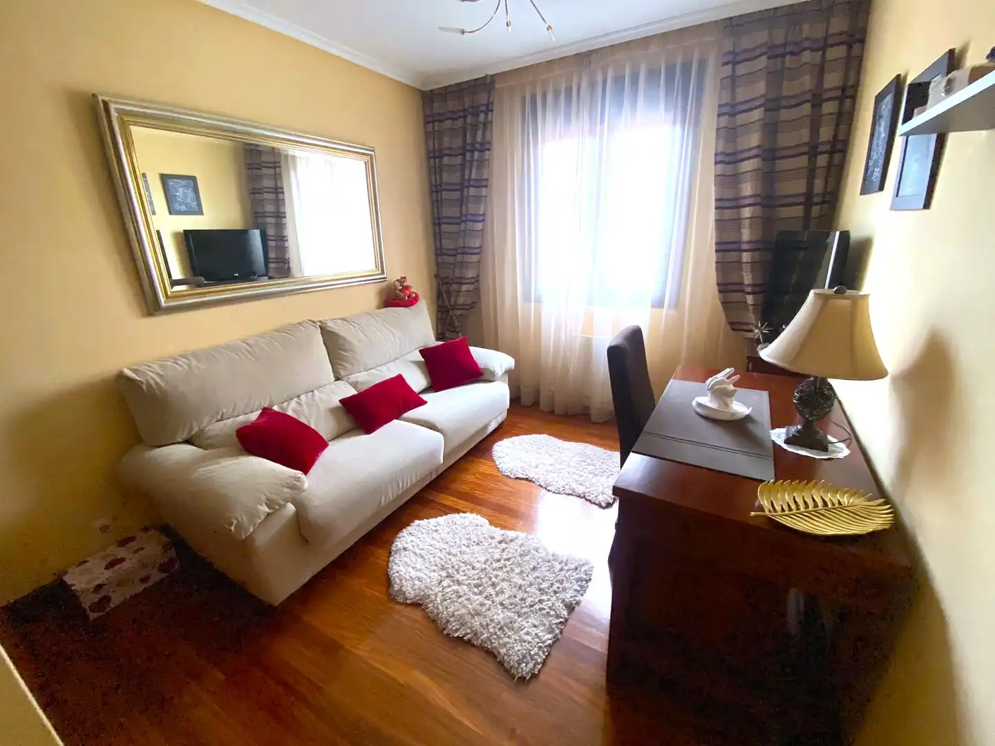 Living room of Houses for sale in Castro-Urdiales  with Heating, Private garden and Parquet flooring