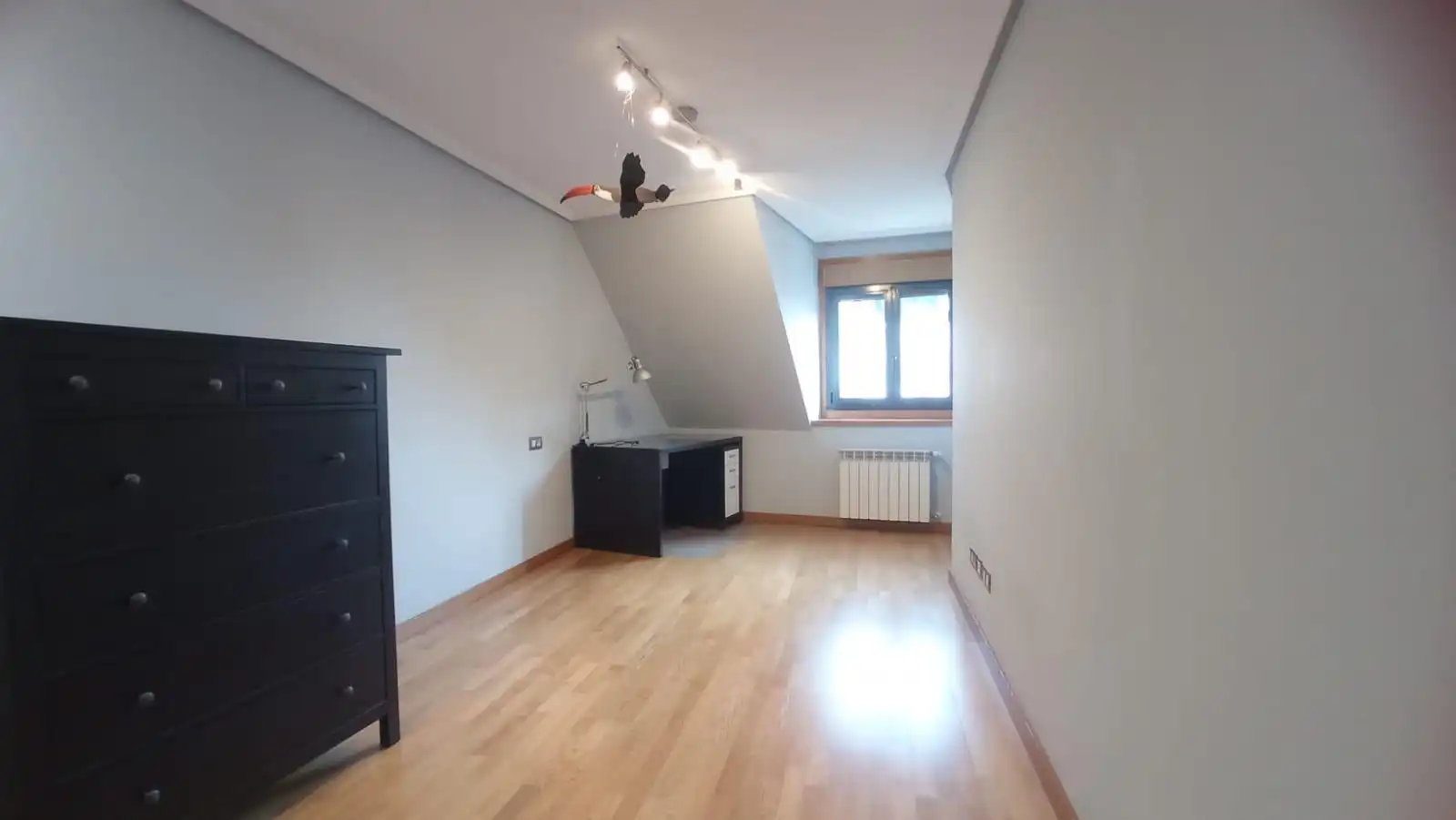 Ático de alquiler en Oviedo  con Calefacción, Terraza y Trastero