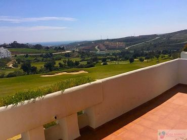 Duplex avec piscine à vendre à Costa Natura