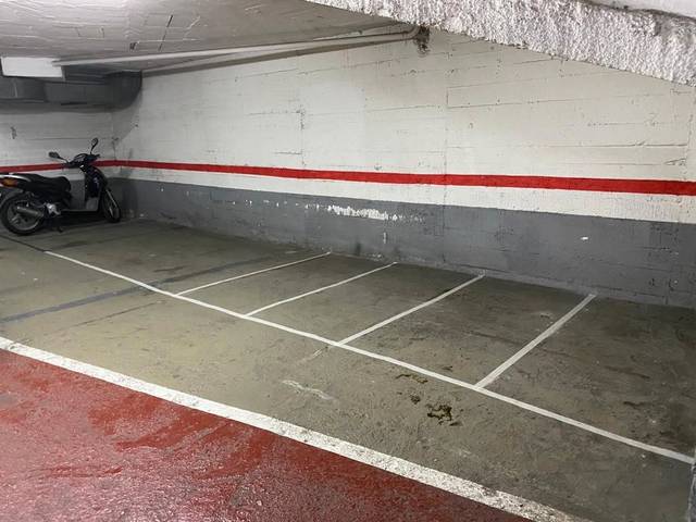Garaje en Alquiler en Carrer de Sales i Ferré, 3 en El Guinardó