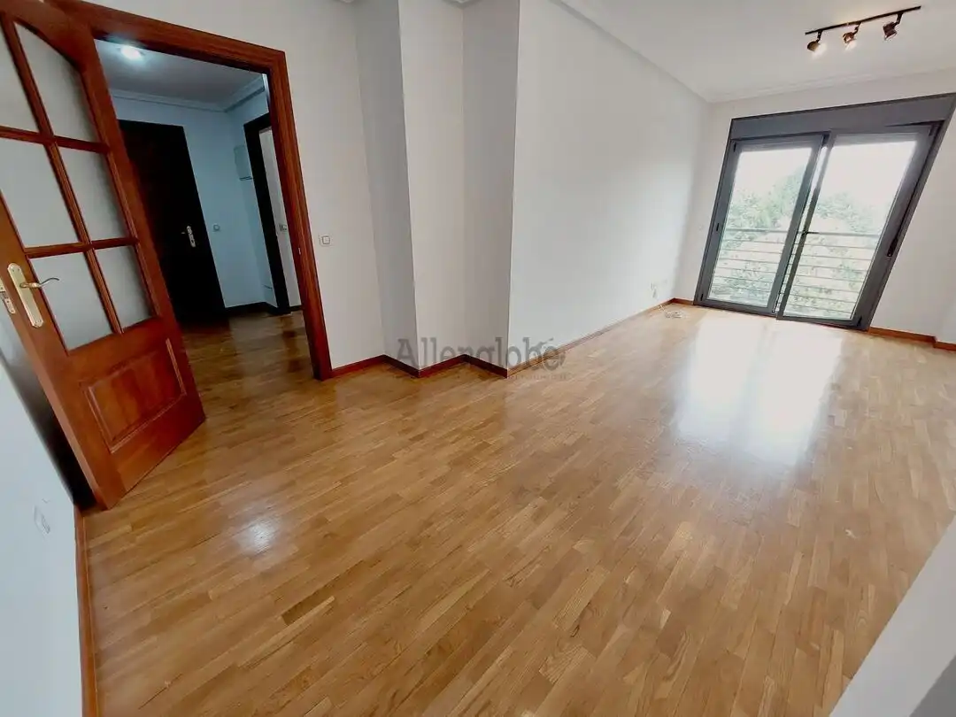 Bedroom of Flat for rent in Oviedo   with Heating, Storage room and Oven