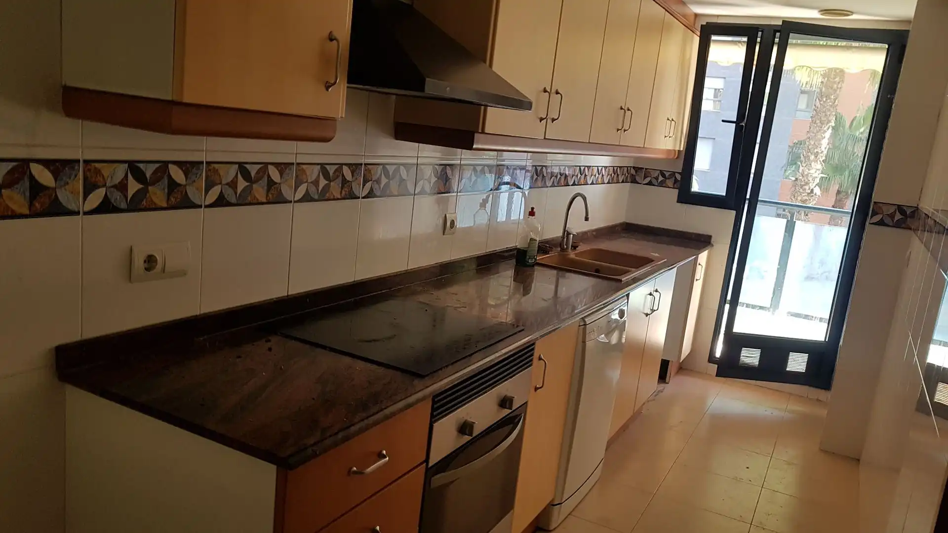 Cuina de Pis de lloguer en Mislata amb Terrassa, Traster i Forn