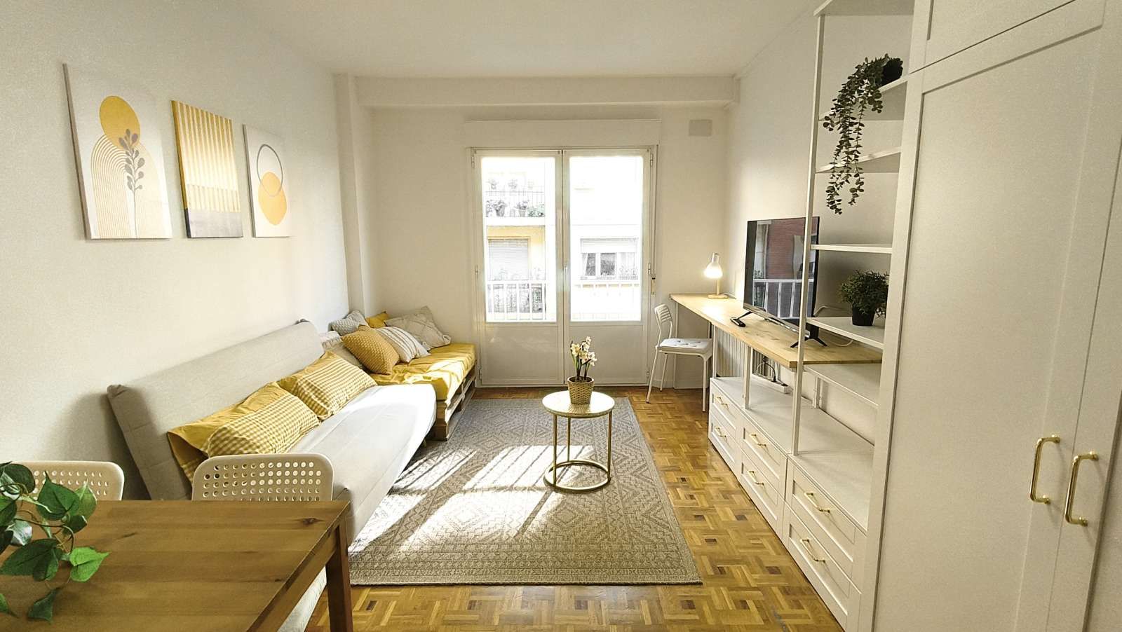 Living room of Flat for share in  Pamplona / Iruña  with Air Conditioner, Heating and Terrace