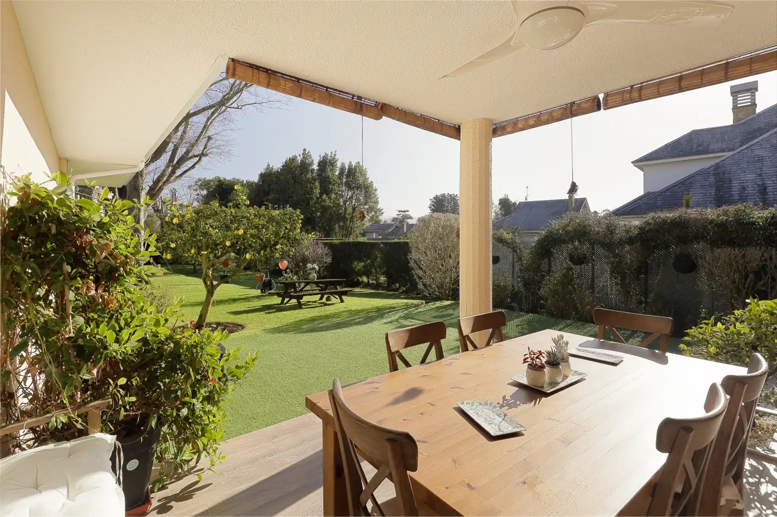 Terrassa de Casa o xalet en venda en Gijón  amb Calefacció, Jardí privat i Parquet