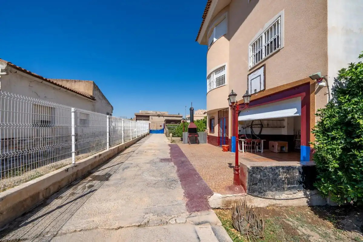 Vista exterior de Edifici en venda en Murcia