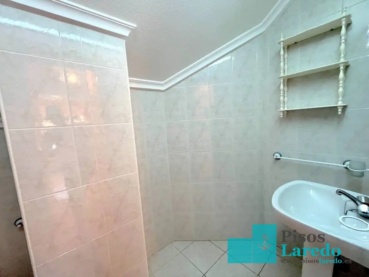 Baño de Dúplex en venta en Noja con Calefacción y Terraza