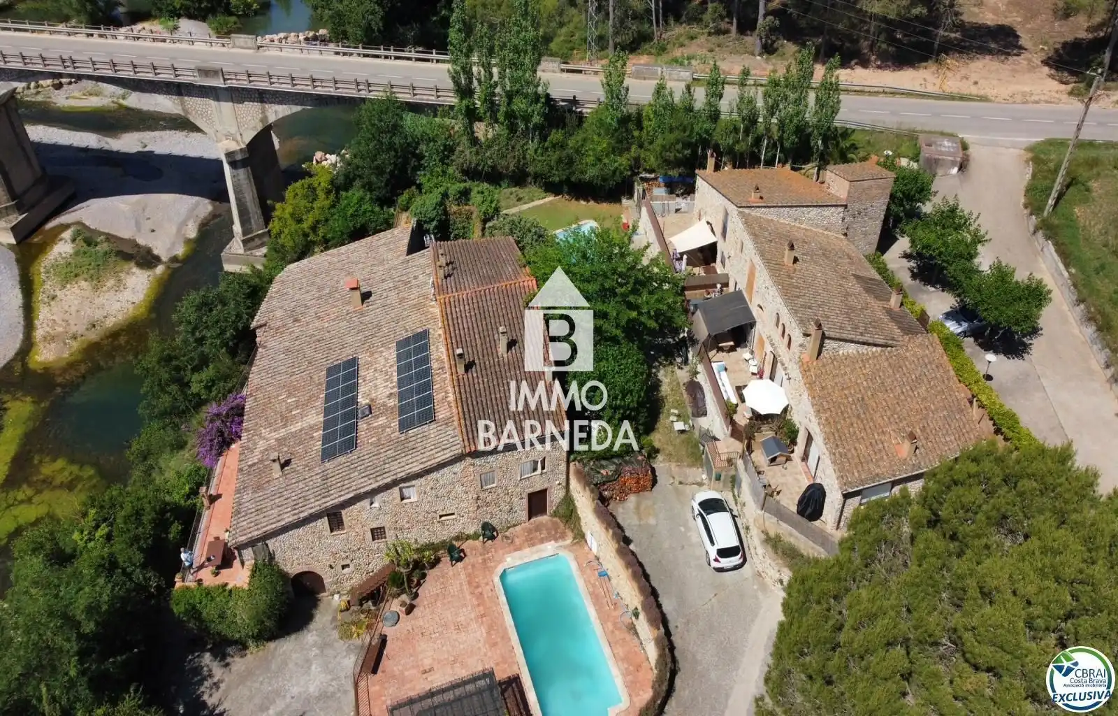 Außenansicht von Haus oder Chalet zum Verkauf in Sant Miquel de Fluvià mit Klimaanlage, Heizung und Privatgarten