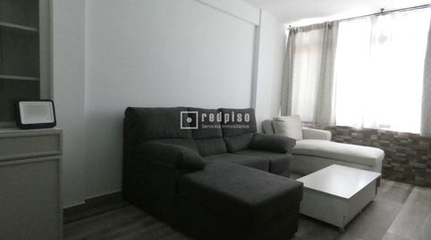 Foto 3 de Piso de alquiler en De Emilio Prados, Girón - Las Delicias, Málaga Capital