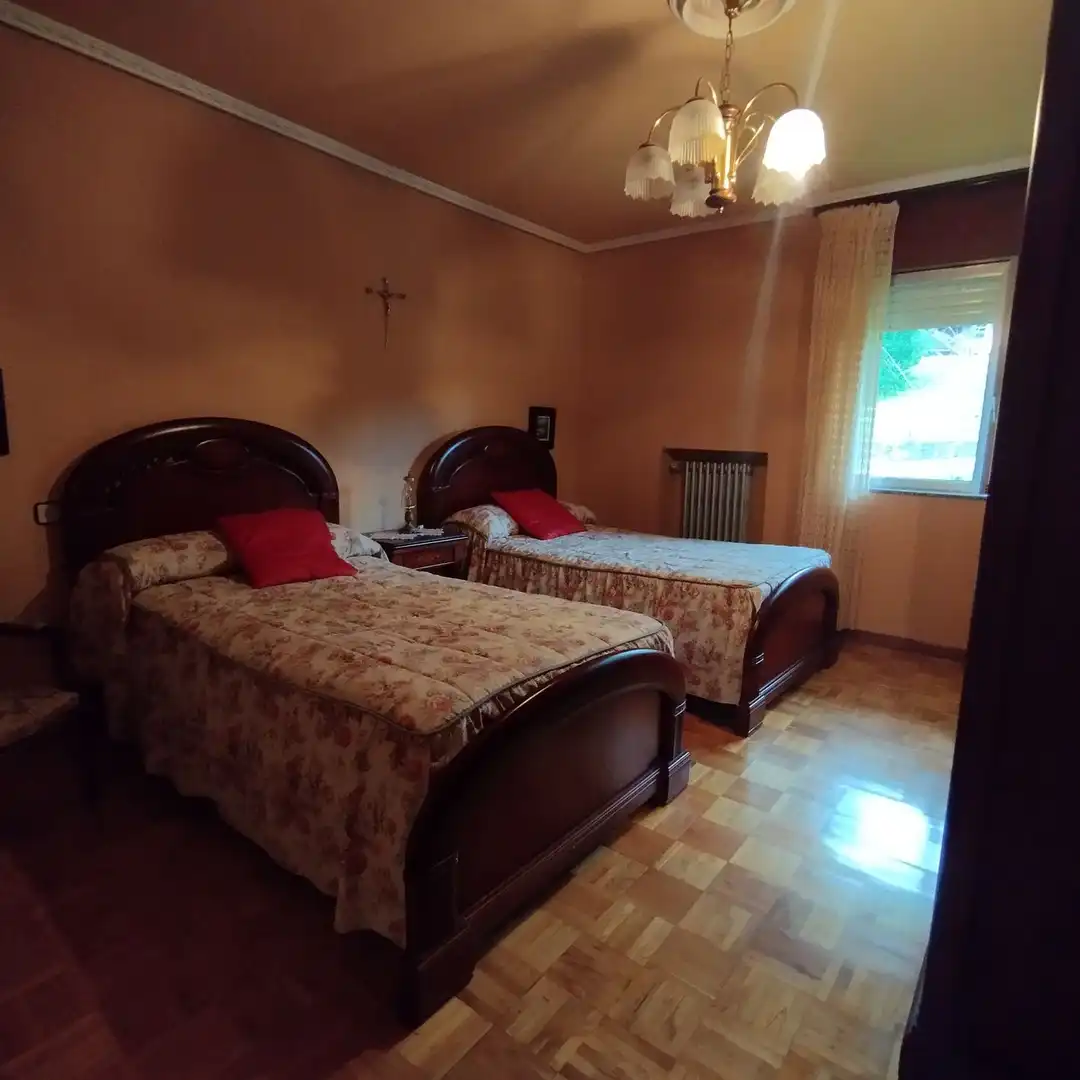Dormitori de Casa o xalet en venda en Villaviciosa amb Calefacció, Terrassa i Traster