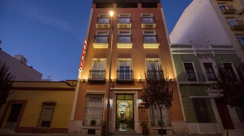 Hotelero en Almendralejo: 26 Habitaciones de 20 m2 con Potencial Triple