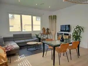 Sala de estar de Local de alquiler en Oleiros con Amueblado