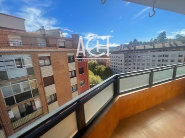 Appartamento con balcone in affitto a Ibaiondo