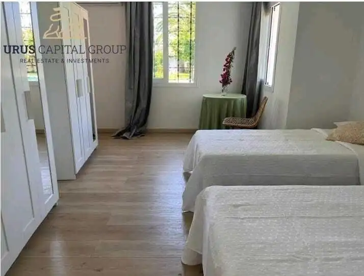 Dormitori de Casa adosada en venda en Córdoba amb Aire condicionat, Calefacció i Jardí privat