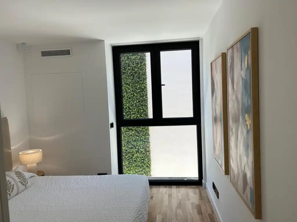 Schlafzimmer von Wohnung zur Miete in Málaga mit Klimaanlage, Heizung und Privatgarten