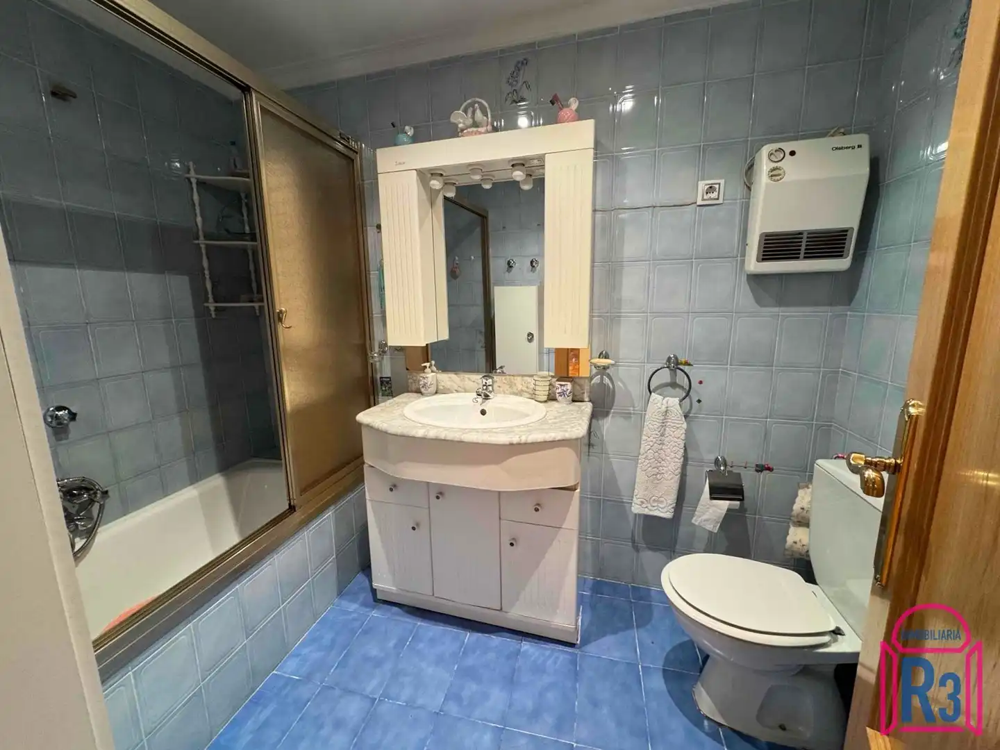 Bathroom of Flat for sale in León Capital   with Heating and Terrace