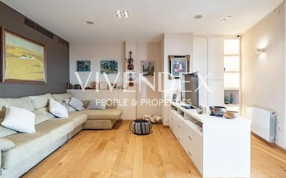 Living room of Attic for sale in  Barcelona Capital  with Air Conditioner, Terrace and Balcony